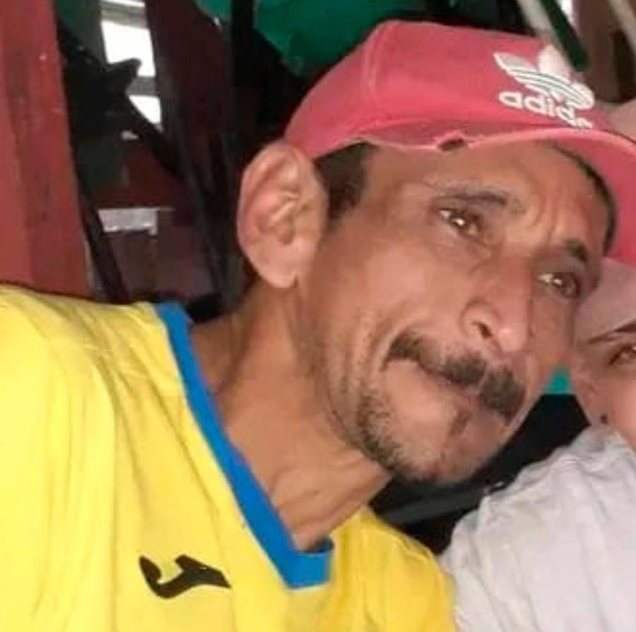 Lo confundieron con un ladrón y lo asesinaron 1 Lo confundieron con un ladrón y lo asesinaron Según los familiares de la víctima, el agresor, al parecer, lo confundió con un ladrón que intentó ingresar a su vivienda.