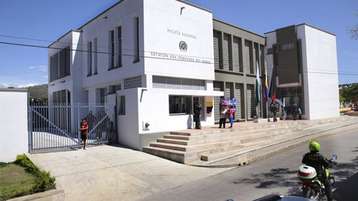 ¡Atención! Fuga masiva de presos en estación de Policía 9 ¡Atención! Fuga masiva de presos en estación de Policía En la Estación de Policía de San Fernando del Rodeo, Cúcuta, alrededor de 13 presos lograron fugarse en horas de la madrugada de este jueves.