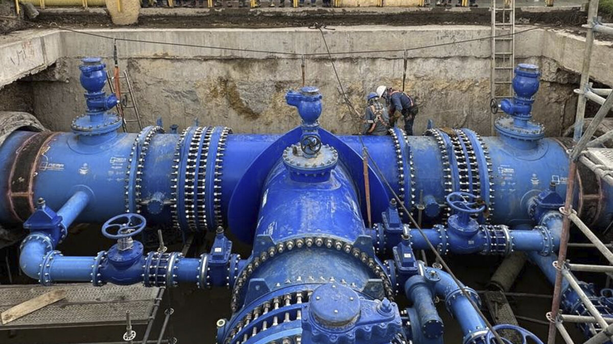 ¡Ojo! Varias localidades se quedarán sin agua por 24 horas Debido a obras de reparación y mantenimiento de las redes de distribución de agua en algunos sectores de la ciudad y para garantizar el suministro continuo a toda la ciudadanía, la Empresa de Acueducto y Alcantarillado de Bogotá (EEAB), suspenderá temporalmente el servicio en diferentes puntos.