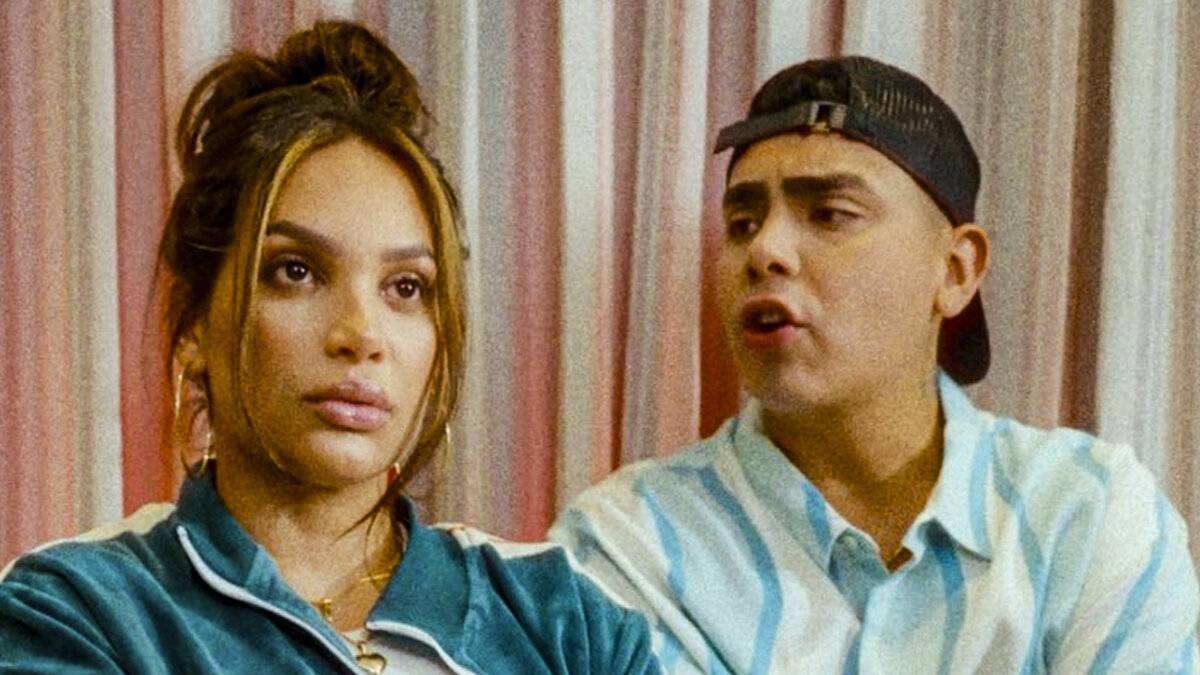 El polémico video del padre de Felipe Saruma contra Andrea Valdiri La disputa en las redes sociales entre el padre de Felipe Saruma, Samy Camargo, y la famosa influencer Andrea Valdiri ha llegado a su punto más álgido y fuentes cercanas a la pareja aseguran que “se armó la guerra” en la familia.