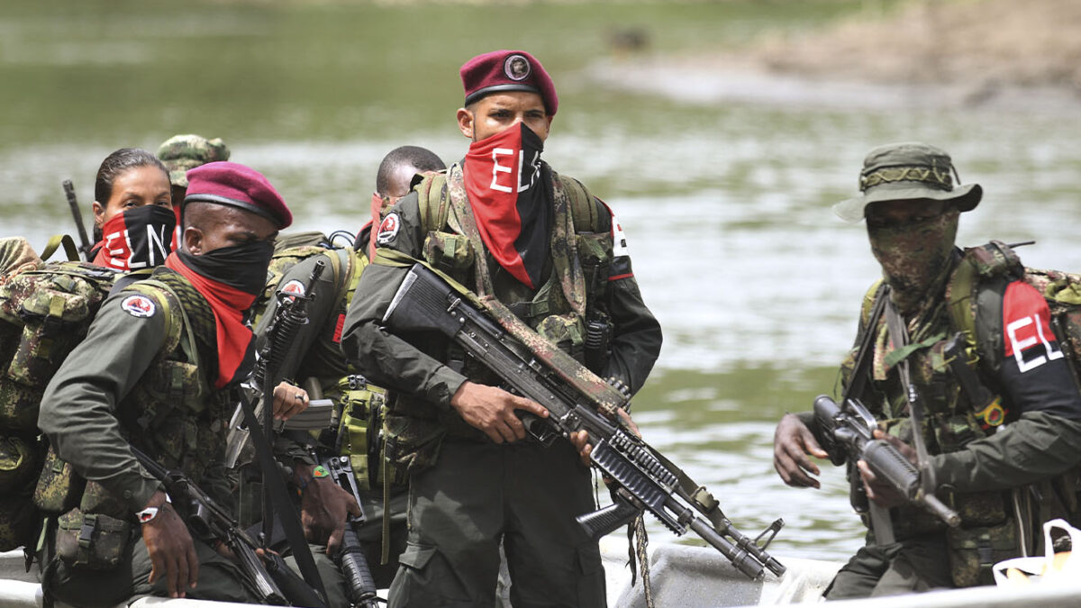 "Somos pobres, como la mayoría de los colombianos": ELN justifica sus secuestros El ELN ha defendido sus secuestros, asegurando que los hacen porque son "pobres" y necesitan fuentes de financiación.