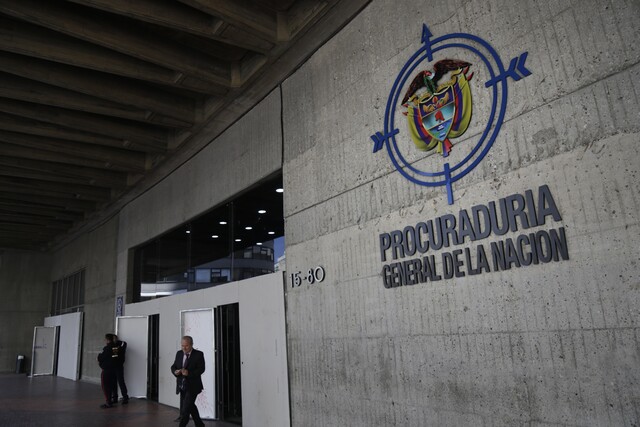 Abren investigación a funcionario de Migración Colombia por supuesto caso de abuso sexual Procuraduría abrió investigación contra el director de la Región Andina de Migración Colombia por denuncias de acoso sexual y laboral.