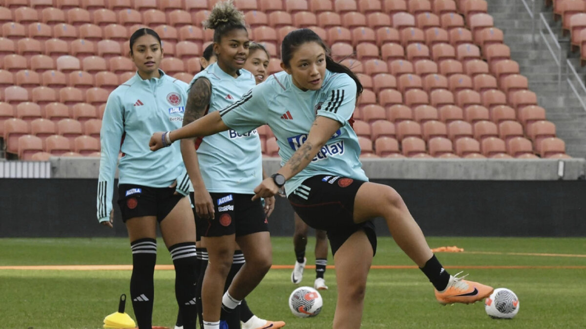 Agéndese para ver a la Selección Colombia en Bogotá: se medirá dos veces ante Nueva Zelanda 7 Agéndese para ver a la Selección Colombia en Bogotá: se medirá dos veces ante Nueva Zelanda El próximo 2 y 5 de diciembre, la Selección Colombia Femenina jugará en la capital sus últimos duelos como preparación de cara a los Juegos Olímpicos 2024.