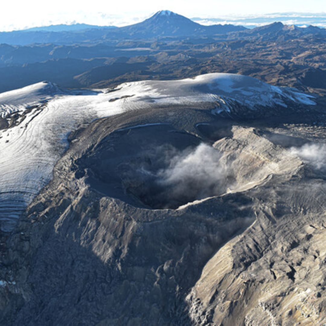 Alertan inestabilidad en el volcán Nevado del Ruiz 1 Alertan inestabilidad en el volcán Nevado del Ruiz El último reporte presentado por el Servicio Geológico Colombiano, informó acerca del aumento de la inestabilidad en el Volcán Nevado del Ruiz.