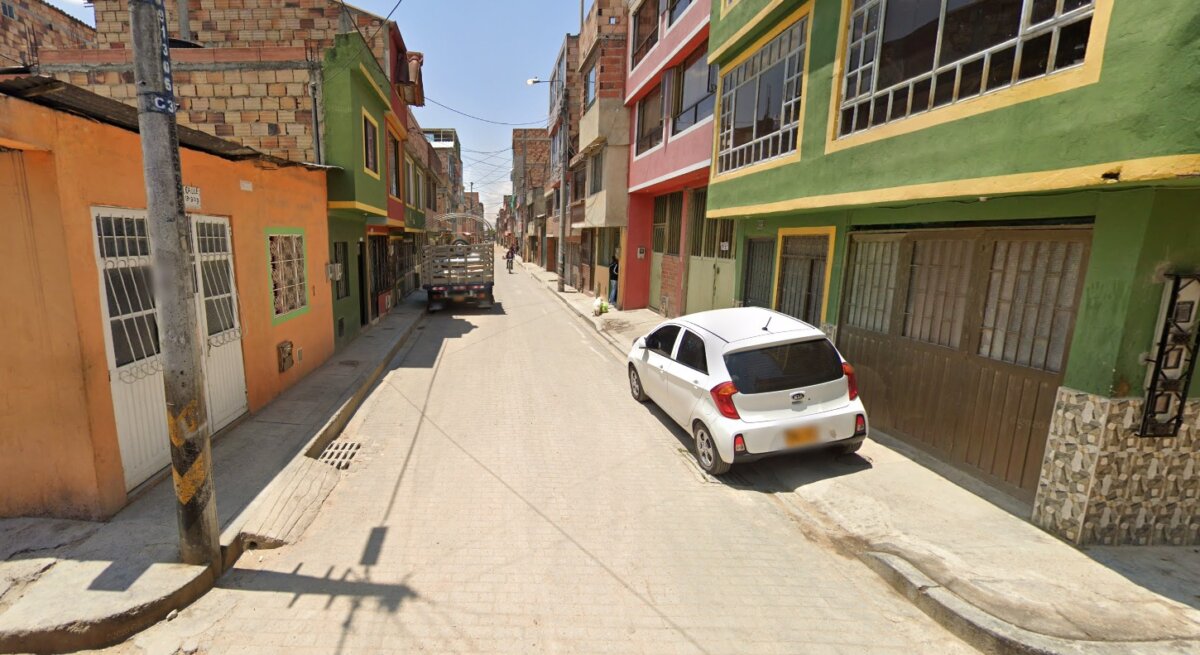 Asesinado por sicarios en Porvenir 1 Asesinado por sicarios en Porvenir De luto amaneció una familia este domingo en el municipio de Mosquera (Cundinamarca), debido a que sicarios en motocicleta acabaron a tiros con la vida de uno de sus integrantes.