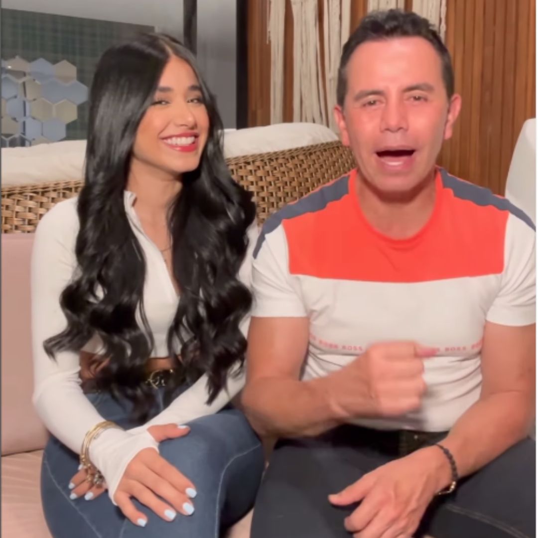 "Buena para la cama": sorprendente confesión de Jhonny Rivera sobre su novia Jenny López #ZonaRosa Jhonny Rivera reveló picantes confesiones sobre su novia Jenny López.