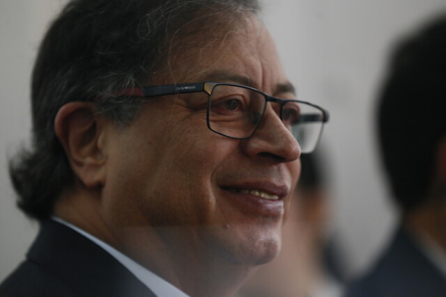 Primer encontrón entre Petro y el nuevo alcalde de Bogotá por el Metro 2 Primer encontrón entre Petro y el nuevo alcalde de Bogotá por el Metro Durante la primera reunión de empalme entre el gobierno de la saliente alcaldesa de Bogotá, Claudia López, y la llegada de Carlos Fernando Galán, el alcalde electo envió un claro mensaje de respeto al presidente de la República sobre lo que concierte al metro de Bogotá.