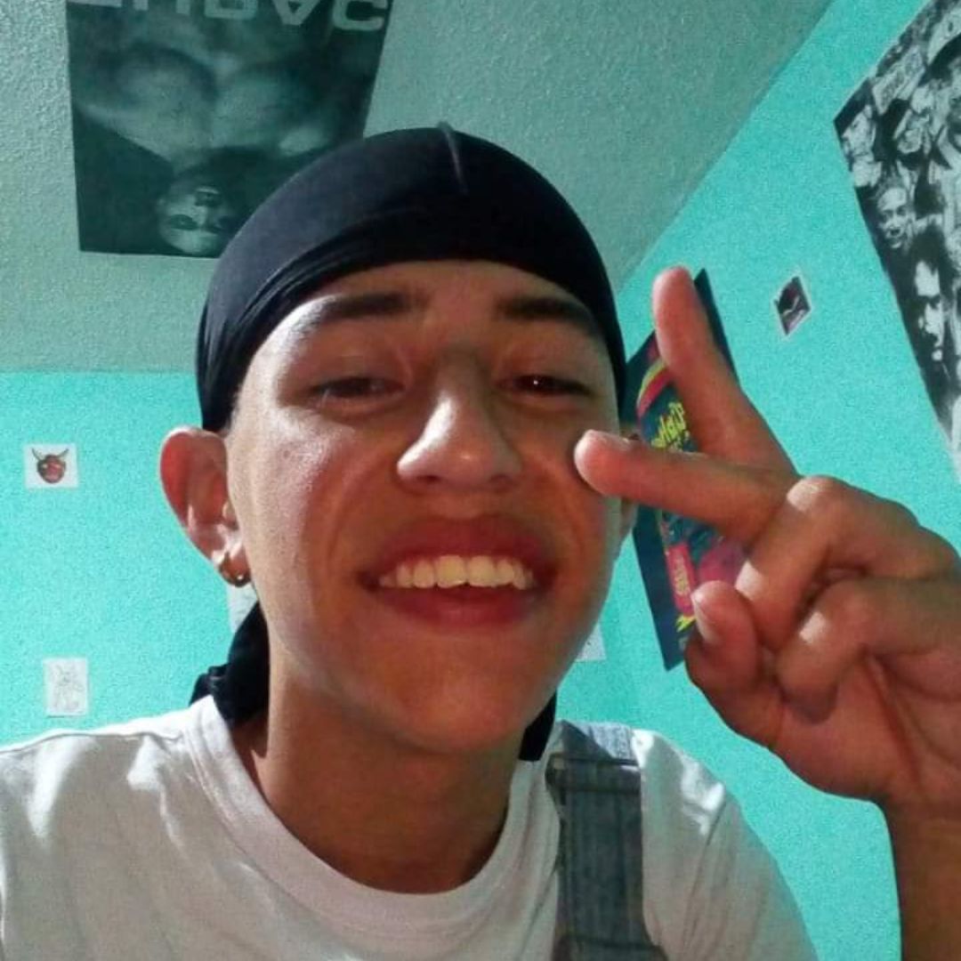 Claman justicia por muerte de Miguel En la noche de este miércoles, los familiares y amigos de Miguel Ángel Naranjo (21 años), quien fue asesinado en la madrugada del pasado lunes 13 de noviembre, se reunieron para hacer una velatón y exigir que se haga justicia, pues el victimario sigue en libertad.