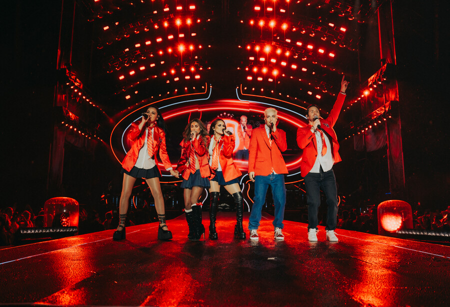 Conmovedora propuesta de matrimonio en concierto de RBD Durante una de las presentaciones de RBD en Medellín, una pareja aprovechó para darse el sí.