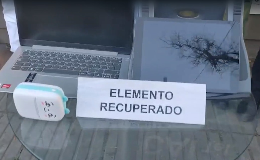 Cuatro pillos fueron capturados en pleno hurto en la localidad de Chapinero 1 Cuatro pillos fueron capturados en pleno hurto en la localidad de Chapinero La Policía logró la captura de cuatro dleincuentes que se dedicaban a robar en establecimientos comerciales de la localidad de Chapinero.