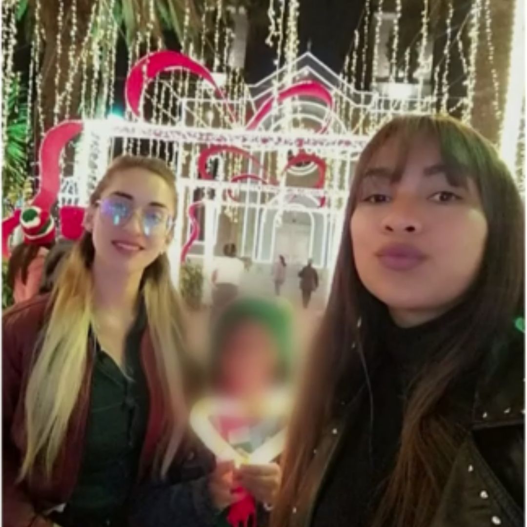 Dos colombianas y un niño fueron secuestrados en frontera de México con EE.UU 1 Dos colombianas y un niño fueron secuestrados en frontera de México con EE.UU Los secuestradores están extorsionando a la familia de las víctimas, pidiéndoles millonarios sumas de dinero para que las mujeres y el menor de edad puedan continuar su viaje hacia Estados Unidos.