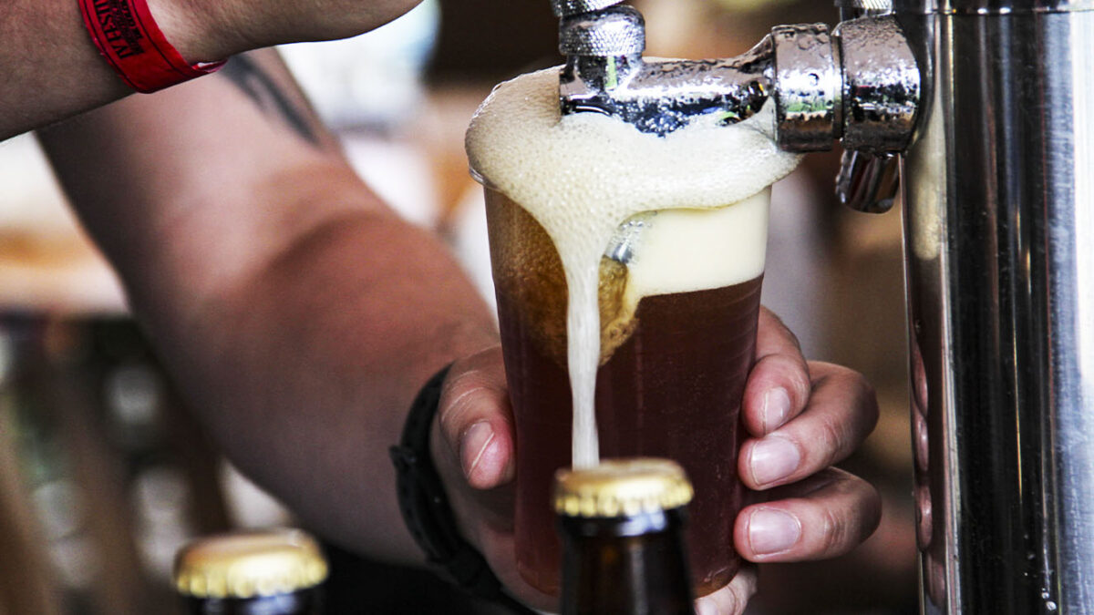 El Festival de Cerveceros Artesanales llega al Parque Virgilio Barco el 1 y 2 de diciembre 5 El Festival de Cerveceros Artesanales llega al Parque Virgilio Barco el 1 y 2 de diciembre Llega la octava edición del Festival de Cerveceros Artesanales, que reúne a los mejores en este ámbito en el país y en el que también se presentarán destacados artistas musicales. Le contamos cómo participar.