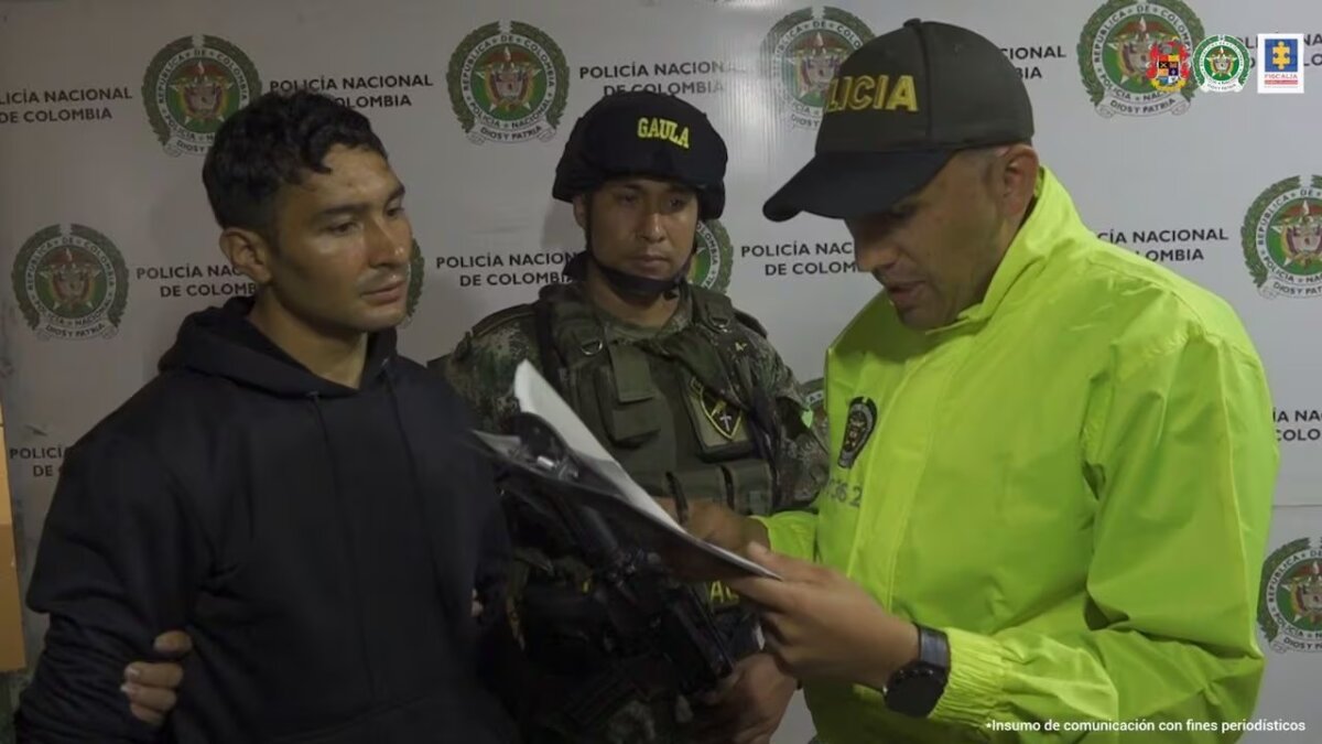 Cayó 'El Indio': señalado cabecilla del Clan del Golfo 1 Cayó 'El Indio': señalado cabecilla del Clan del Golfo 'El Indio' sería el cabecilla de finanzas del grupo armado ilegal, quien, además, llevaba un historial delictivo de más de doce años.