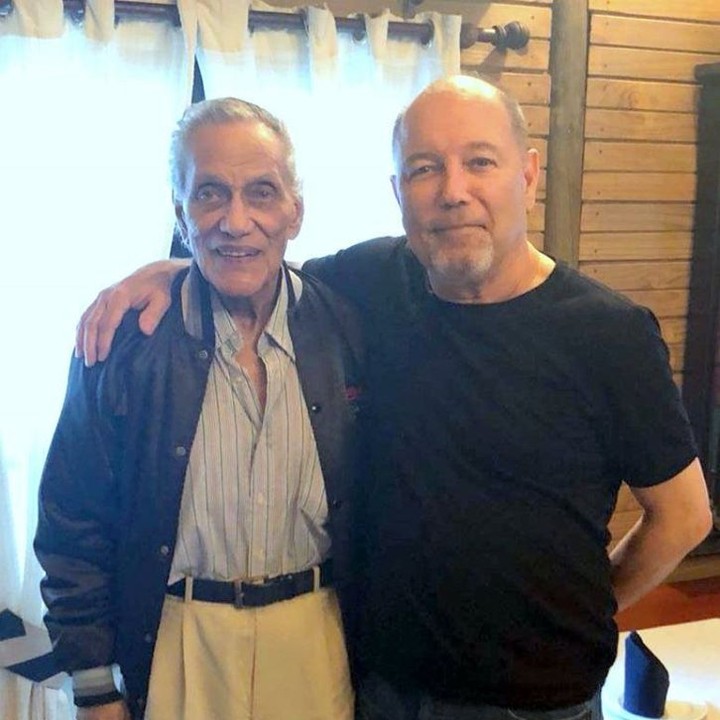 El emotivo mensaje de Rubén Blades tras la muerte de su padre A través de sus redes sociales, el cantante y compositor panameño Rubén Blades dio a conocer la muerte de su padre, Rubén Blades Bosques, quien falleció a los 99 años de edad.