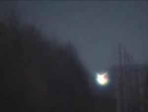 El misterio detrás de la luz Paulding 3 El misterio detrás de la luz Paulding Una especie de luz intermitente ubicada en lo alto del cielo, todas las noches, cerca a la autopista 45 en Robbins Road, en el estado de Manhattan (Estados Unidos), ha sido el escenario ideal para los turistas, quienes, asombrados, buscan una explicación del fenómeno que hace 57 años ocurre de manera regular en la zona.