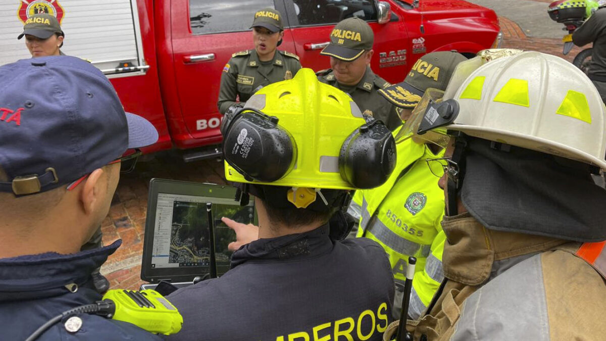 Encuentran a empresario que estaba desaparecido en los cerros orientales 6 Encuentran a empresario que estaba desaparecido en los cerros orientales Encuentran al empresario Carlos Ríos que se encontraba extraviado desde la mañana de este lunes festivo en los cerros orientales.