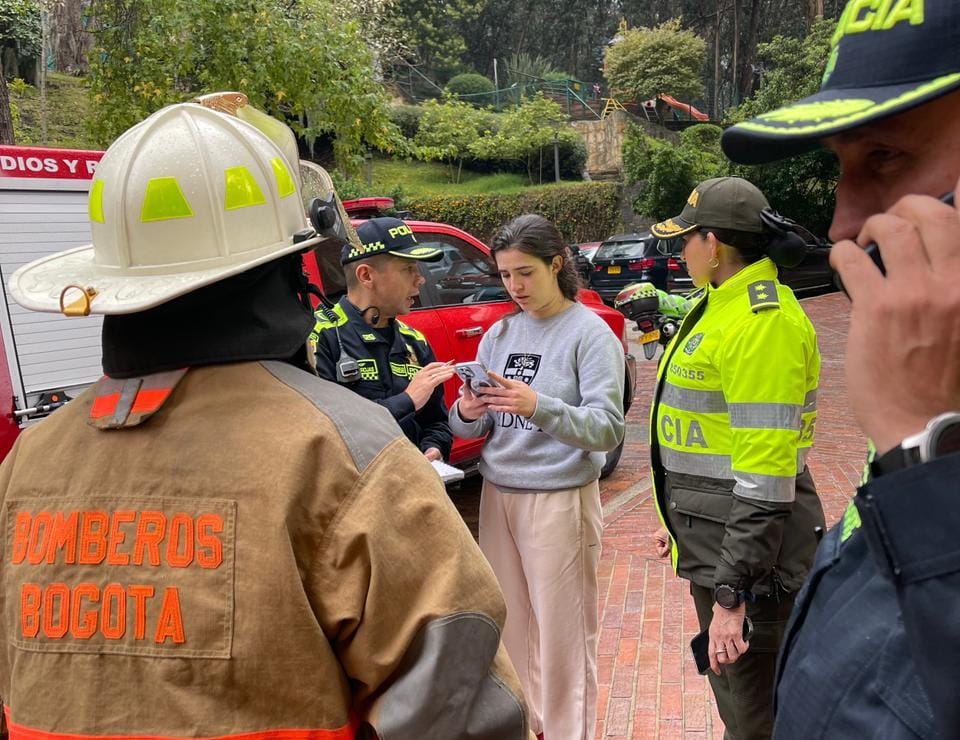 Encuentran a empresario que estaba desaparecido en los cerros orientales Encuentran al empresario Carlos Ríos que se encontraba extraviado desde la mañana de este lunes festivo en los cerros orientales.