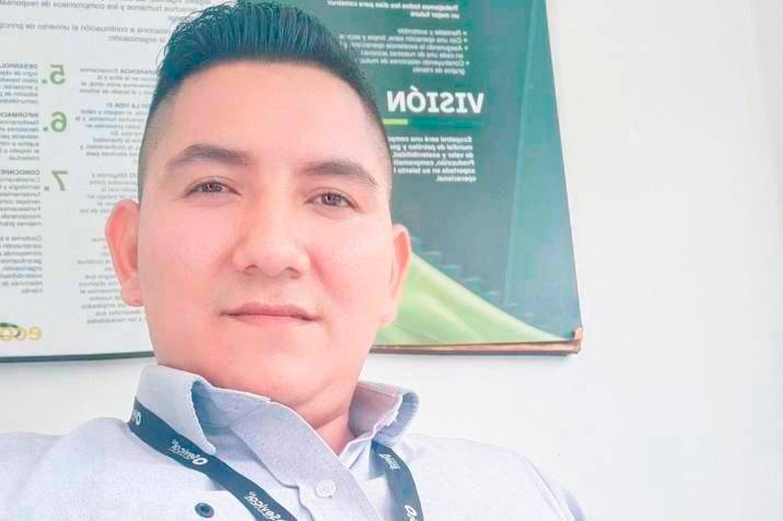Envían a la cárcel a mujer que mandó a matar a su marido porque la maltrataba 1 Envían a la cárcel a mujer que mandó a matar a su marido porque la maltrataba Un juez de garantías envió a la cárcel a Jharley Andrea Gómez Becerra, una mujer de 30 años, luego de ser acusada de haber sido la autora intelectual del homicidio de su esposo. Ocurrió en San Vicente de Chucurí, Santander.
