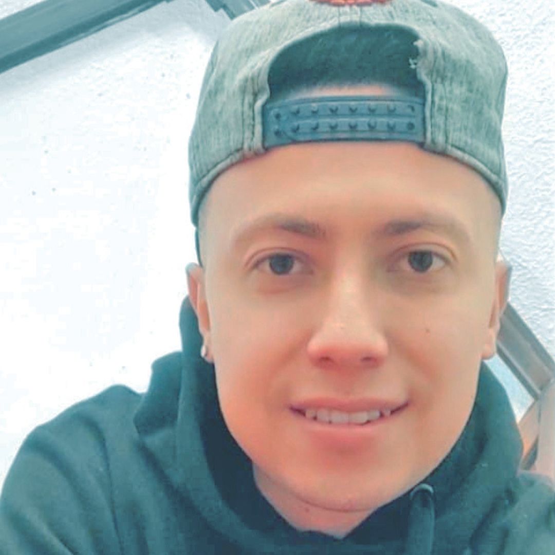 Familia del hombre que murió luego de una terapia de rodilla, denuncia negligencias médicas La Familia de Camilo Duitama, el hombre que murió luego de asistir a su terapia de rodilla en una IPS de Fontibón, denuncia que en el centro de salud no le brindaron los primeros auxilios porque no tenían los conocimientos básicos. En Q'HUBO tenemos los detalles.
