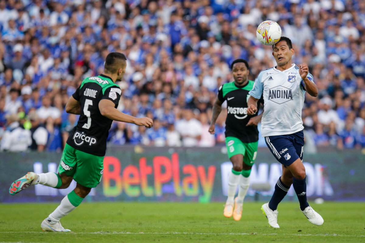 Estas son las finales en las que se han enfrentado Millonarios y Nacional 2 Estas son las finales en las que se han enfrentado Millonarios y Nacional Millonarios y Nacional nuevamente se verán las caras en una Final, la de la Copa BetPlay. Este miércoles (10:00 p.m.) se definirá cuál de los dos clubes jugará de local el 15 (ida) y 23 de noviembre (vuelta). Le contamos las otras veces que se midieron por un título.