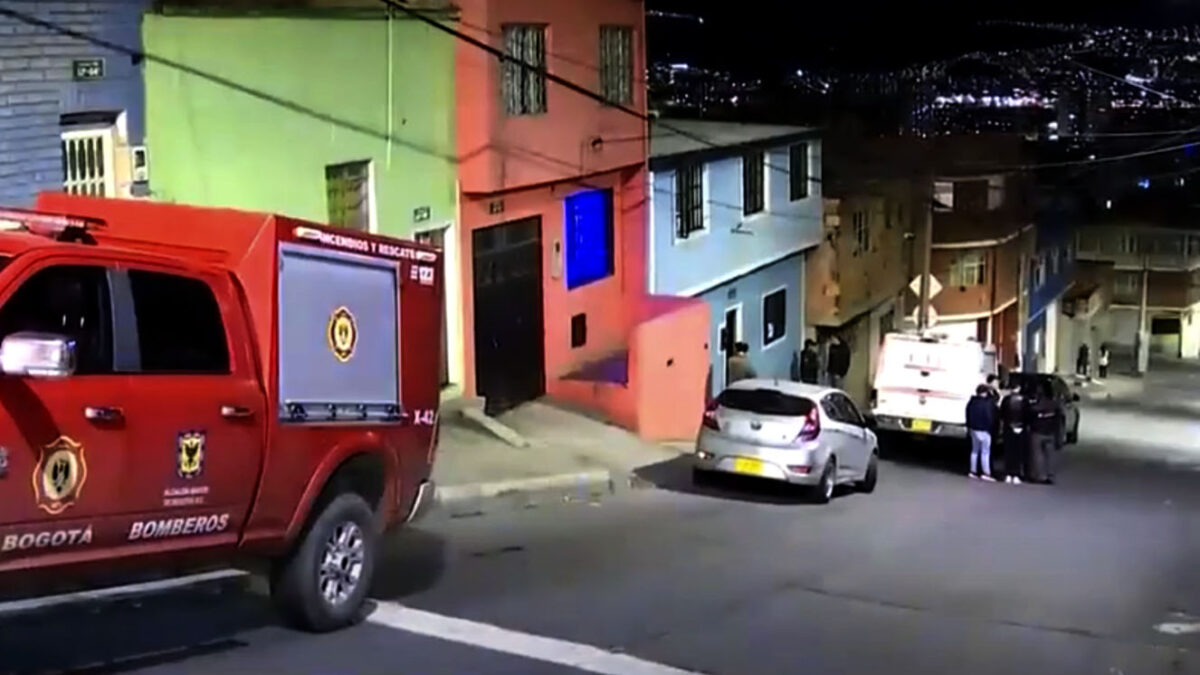 Grave incendio en Rafael Uribe Uribe dejó un abuelo muerto 9 Grave incendio en Rafael Uribe Uribe dejó un abuelo muerto En la noche del pasado domingo, el cuerpo de Bomberos encontró el cadáver de un adulto mayor tras un fuerte incendio que se presentó en una vivienda de la localidad Rafael Uribe Uribe.