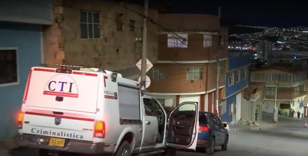 Grave incendio en Rafael Uribe Uribe dejó un abuelo muerto 2 Grave incendio en Rafael Uribe Uribe dejó un abuelo muerto En la noche del pasado domingo, el cuerpo de Bomberos encontró el cadáver de un adulto mayor tras un fuerte incendio que se presentó en una vivienda de la localidad Rafael Uribe Uribe.