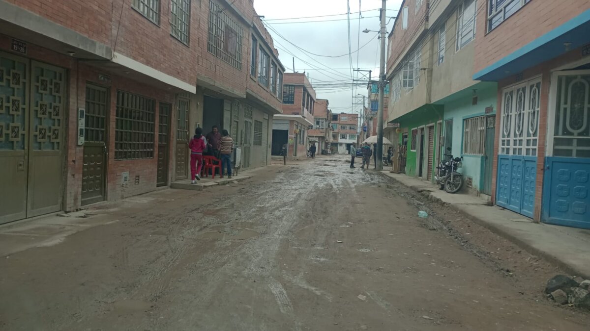 Herido en ataque a bala en Soacha En el sector de Compartir en el barrio Villa Luz, del municipio de Soacha se presentó un nuevo hecho violento. De acuerdo con la información preliminar en horas de la noche de este sábado un sujeto fue lesionado con arma de fuego.