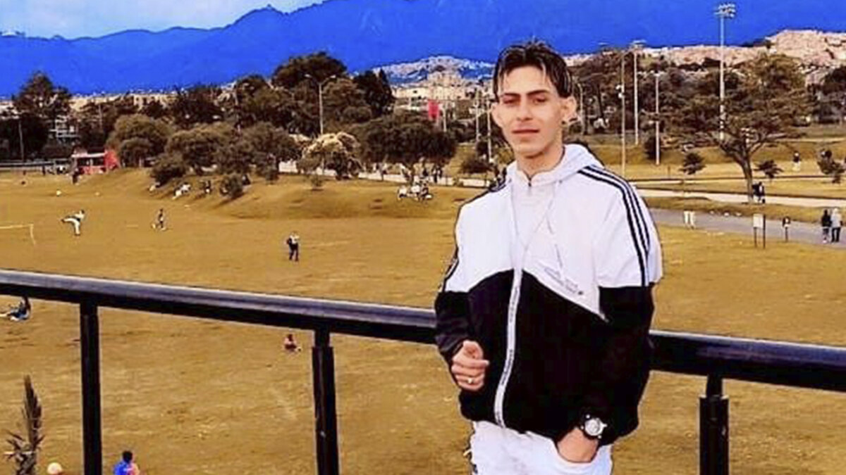 Hombre muere por intolerancia en Kennedy En medio de la efervescencia y el consumo de licor se presentó un nuevo caso de intolerancia que desembocó en un crimen a puñal, cuya víctima fue un hombre de 27 años, identificado como Gustavo Caballero Robles.