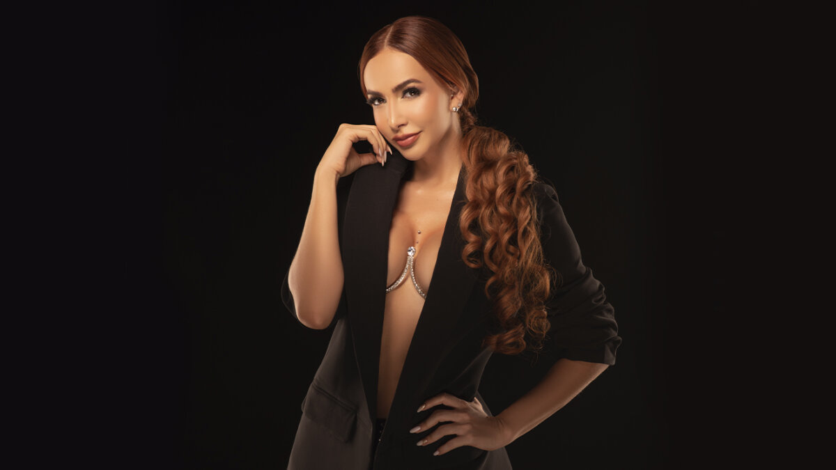 Lady Yuliana ‘La diva de la canción Popular’ le pone sabor al fin de año 6 Lady Yuliana ‘La diva de la canción Popular’ le pone sabor al fin de año Si hay una mujer que sin duda alguna merece el título de ‘La Diva de la Canción Popular’ es Lady Yuliana, una caldense que a punta de talento y con su dulce voz se ha convertido en una de las voces femeninas más fuertes del género.