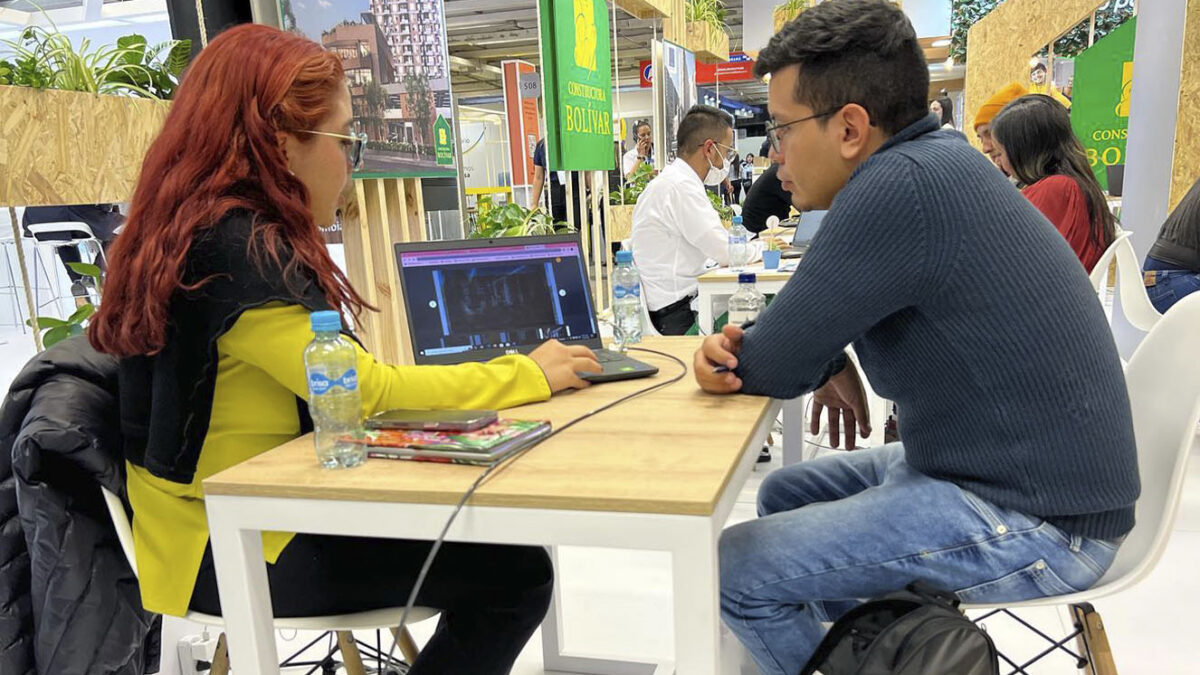 Estas son las viviendas que más compran los colombianos A pesar de las estimaciones del Fondo Monetario Internacional (FMI) y el Banco de la República, que proyectan una disminución en el crecimiento económico, el mercado inmobiliario en Colombia se convirtió en un espacio dinámico, superando obstáculos y adaptándose a las nuevas tendencias.