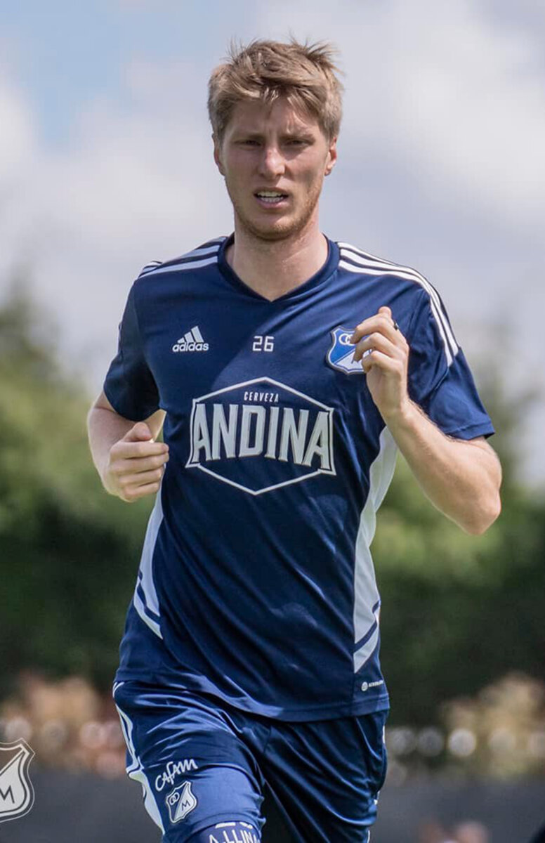Lorenzo ya tiene a sus favoritos de la Liga 1 Lorenzo ya tiene a sus favoritos de la Liga Las eliminatorias sudamericanas al Mundial de EE. UU., México y Canadá 2026 tienen el pie en el acelerador. Por ello, y pensando en el partido ante Brasil (16 de noviembre) y Paraguay (21 de noviembre), Néstor Lorenzo les puso la lupa a 18 jugadores de la Liga colombiana.