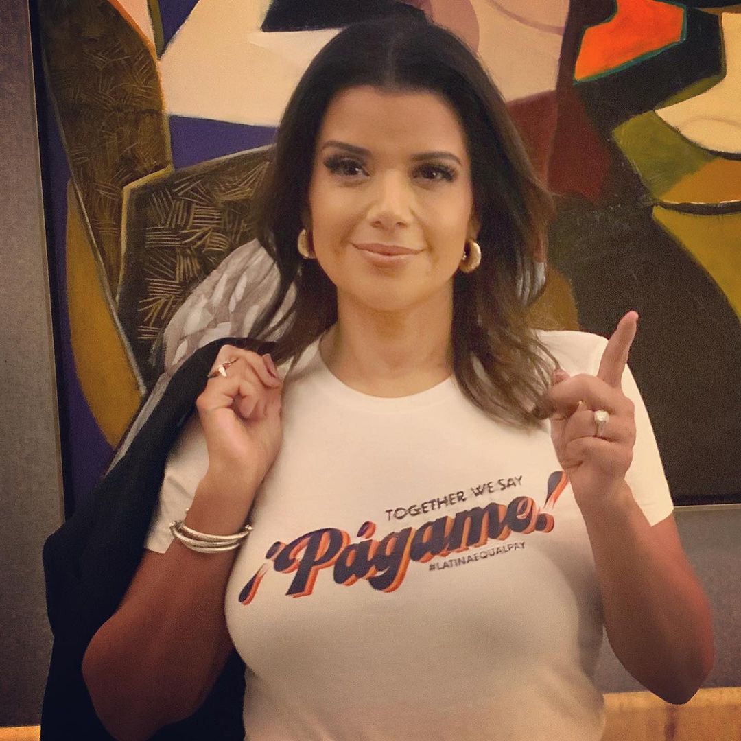 "Me gustaría amamantarlo": polémico comentario sobre Maluma tiene contra las cuerdas a presentadora 1 "Me gustaría amamantarlo": polémico comentario sobre Maluma tiene contra las cuerdas a presentadora La presentadora gringa Ana Navarro declaró su amor por el cantante Maluma, pero le cobraron caro el comentario.