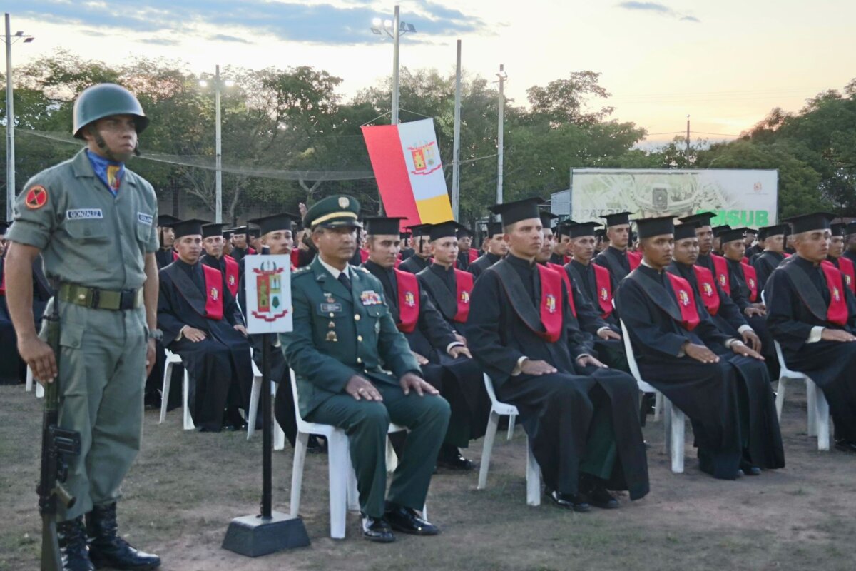 Militares y policías tendrán educación gratis Llegaron las buenas noticias para los miles de jóvenes de bajos recursos económicos del país, pues el presidente Gustavo Petro dejó en firme el decreto que le da viabilidad al acceso gratuito a la educación superior en las carreras profesionales de las Fuerzas Militares y de la Policía. 