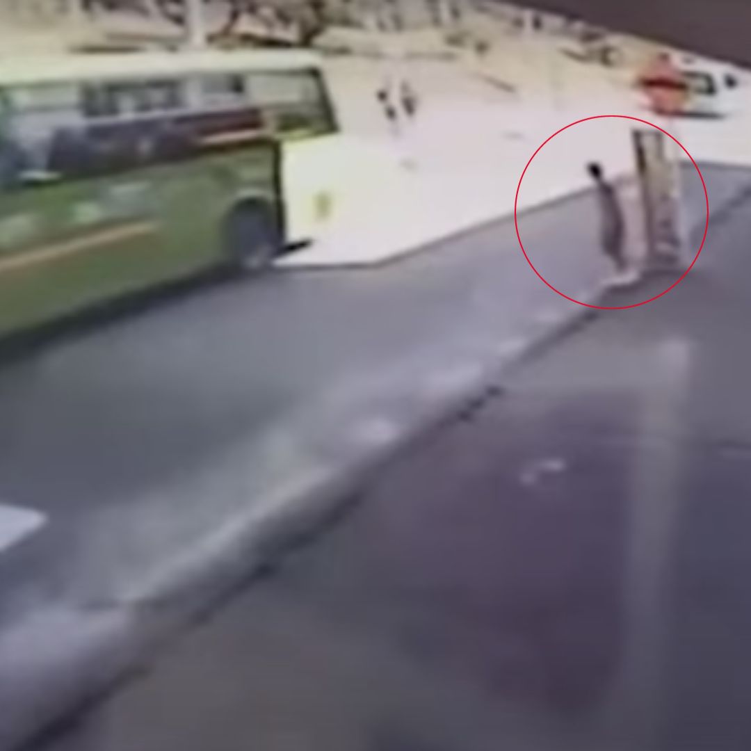 Motociclista arrolló a un menor de 11 años y se fugó La familia del menor de 11 años denuncia que el motociclista lo arrolló y no le prestó los primeros auxilios.