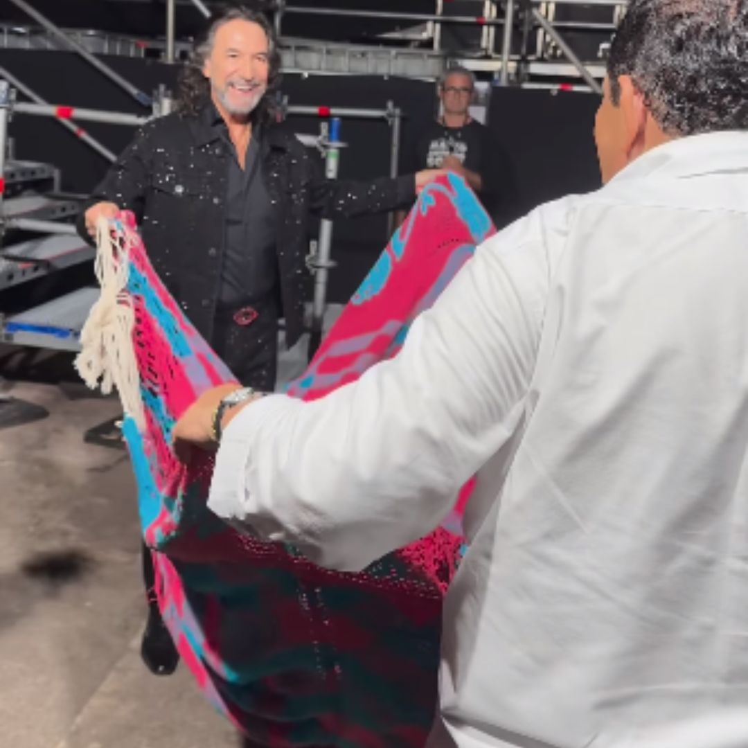 "Para que la preñe": el peculiar regalo que le hizo Poncho Zuleta a Marco Antonio Solís 1 "Para que la preñe": el peculiar regalo que le hizo Poncho Zuleta a Marco Antonio Solís Poncho Zuleta le hizo un particular regalo al cantante mexicano Marco Antonio Solís, pero lo más asombroso no fue el detalle, sino las palabras que le dijo.