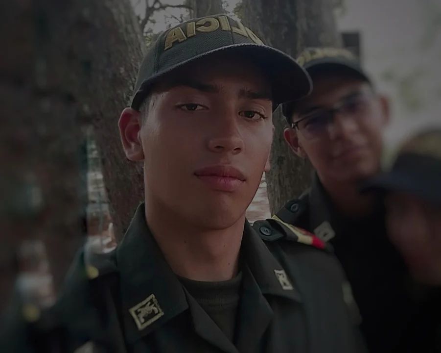 Policía satánico demandó a la institución para que se le respete su derecho al culto 1 Policía satánico demandó a la institución para que se le respete su derecho al culto El auxiliar de Policía Andrés Camilo Parales Rueda, emprendió una "batalla" jurídica para que dentro de la institución se le respete el derecho a su culto satánico y el libre desarrollo de la personalidad.