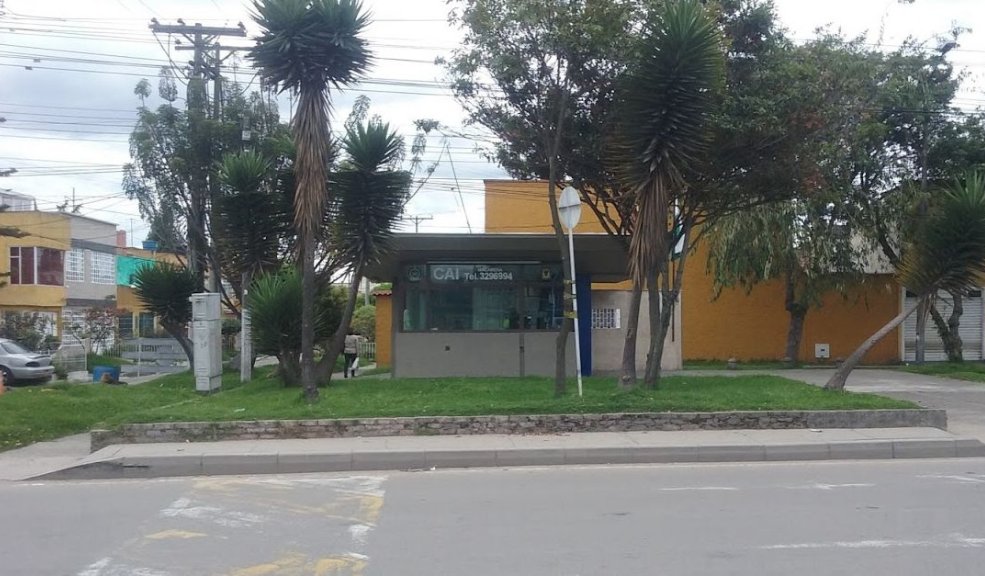 Encuentran a patrullero muerto en CAI de Fontibón El policía fue hallado junto a su arma de dotación en el CAI Macarena, en la localidad de Fontibón.