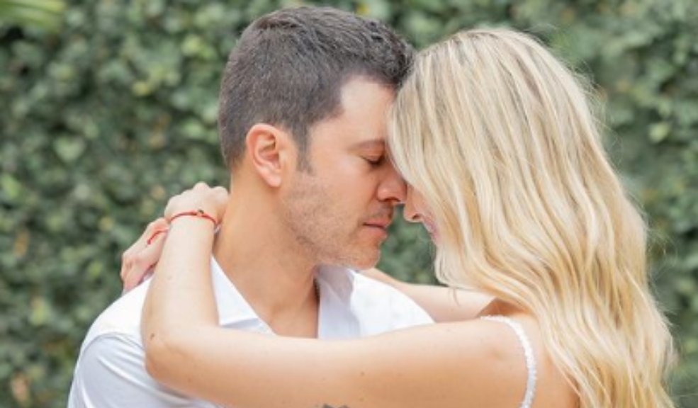 Así fue la romántica boda de Melina Ramírez y Juan Manuel Mendoza, en Cartagena El amor desbordado entre la presentadora de ‘Yo Me Llamo’, Melina Ramírez, y el actor Juan Manuel Mendoza tuvo un nuevo capítulo en su segunda boda celebrada en Cartagena.