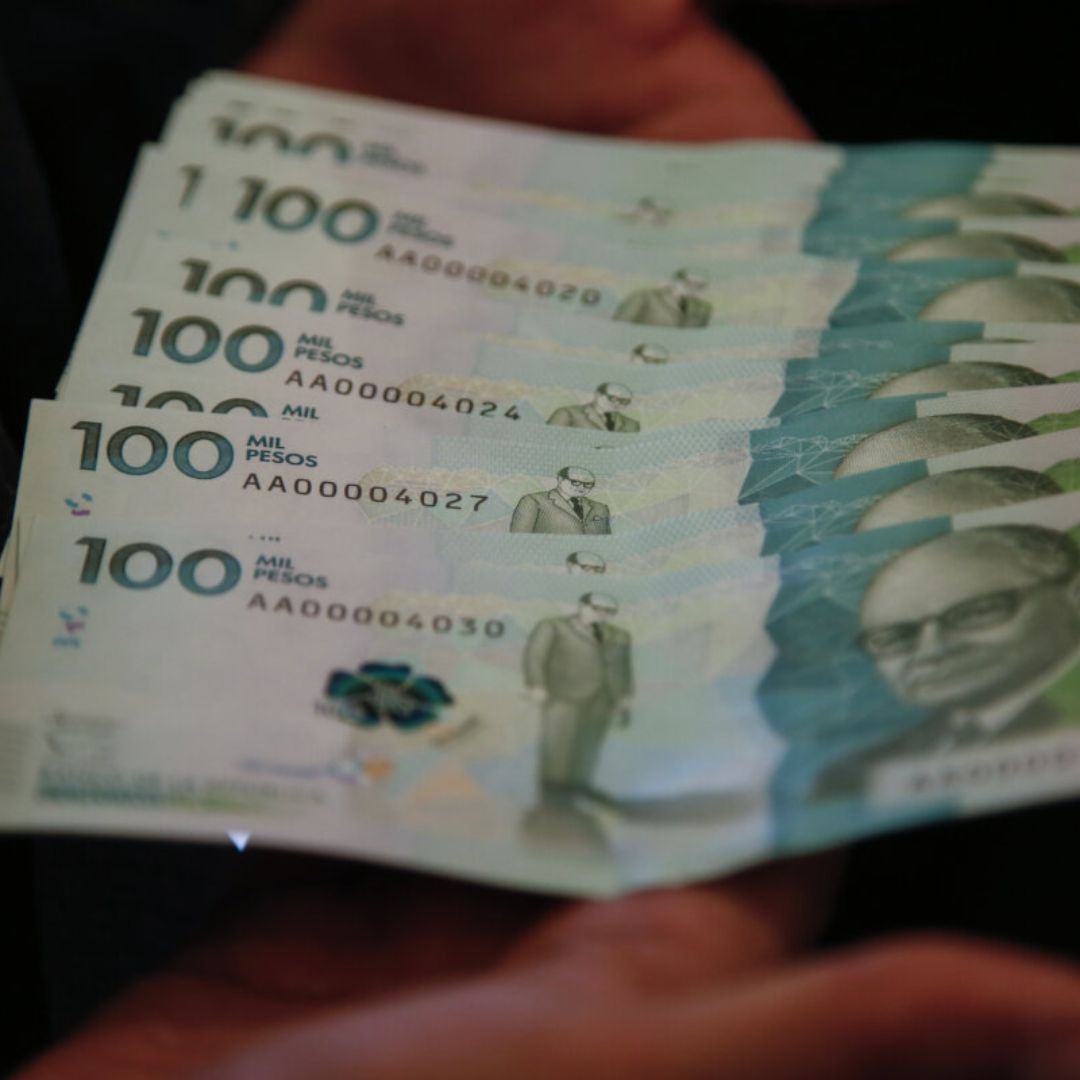 Proponen aumentar el salario mínimo hasta los $2 millones El impacto financiero de esta propuesta sobre los empleadores implicaría un aumento del 12% para el 2024.