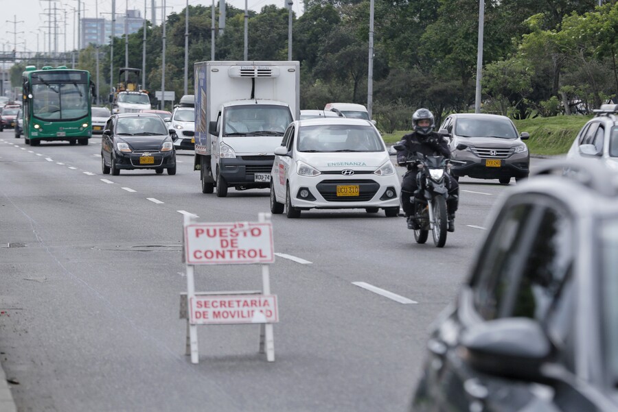 Que el pico y placa no lo coja desprevenido hoy 1 Que el pico y placa no lo coja desprevenido hoy Estas son las restricciones de pico y placa para este lunes 18 de diciembre del 2023.