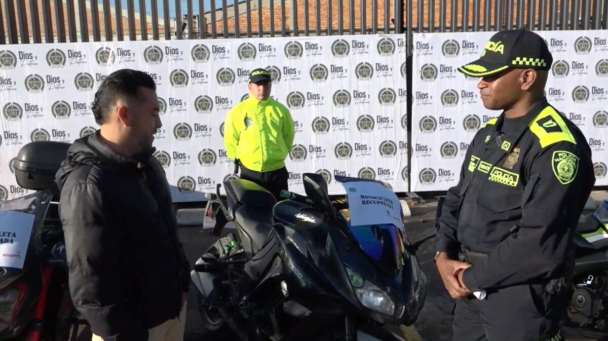 Recuperan vehículos que habían sido hurtados en Bogotá 2 Recuperan vehículos que habían sido hurtados en Bogotá En la última semana la Policía Nacional recuperó 30 vehículos y 16 motocicletas que había sido robadas.