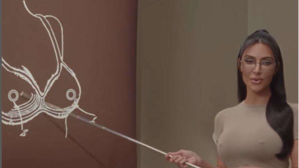 Polémica en redes sociales por nuevo brasier de moda La reconocida modelo estadounidense Kim Kardashian sigue revolucionando la moda con su marca de ropa Skims. Recientemente, hizo el lanzamiento de un brasier que marca pezones y generó divisiones en redes sociales.