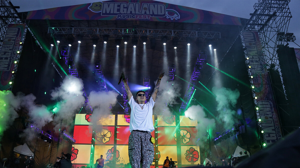 Todo lo que debe saber para el Megaland Music Fest 2023 A sólo unos días de su realización se sumó un artista más con la confirmación de la participación del reggetonero puertorriqueño Darrell, que actualmente tiene una de las canciones más populares en TikTok, radio y Spotify, 'Lollipop' se suma a los artistas del festival Megaland el próximo 25 de Noviembre.