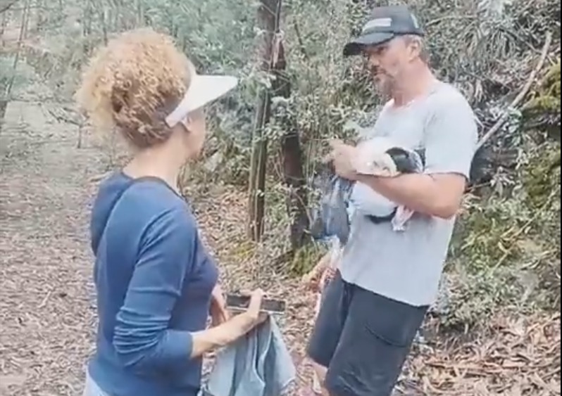 Violento atraco a Juan Pablo Raba y sus hijos en los cerros orientales Cinco delincuentes atracaron a Juan Pablo Raba y a sus dos hijos cuando se encontraban dando un paseo en los cerros.