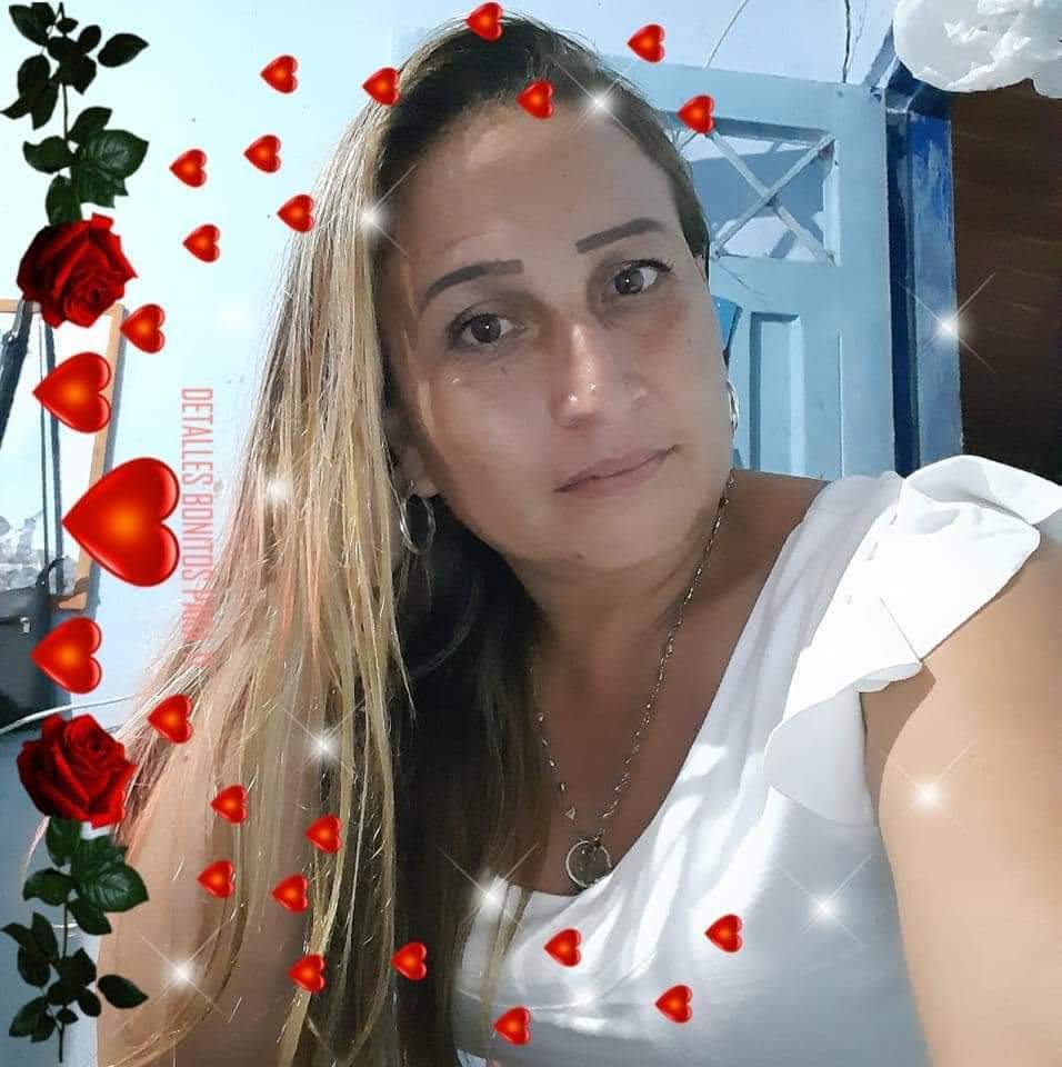 Atroz feminicidio en Viotá: sujeto le disparó con una escopeta a su expareja 1 Atroz feminicidio en Viotá: sujeto le disparó con una escopeta a su expareja Un nuevo caso de feminicidio sacude al país, esta vez la víctima es Pilar Suárez, una mujer de 38 años que fue vilmente asesinada por su expareja sentimental en el municipio de Viotá, en Cundinamarca.