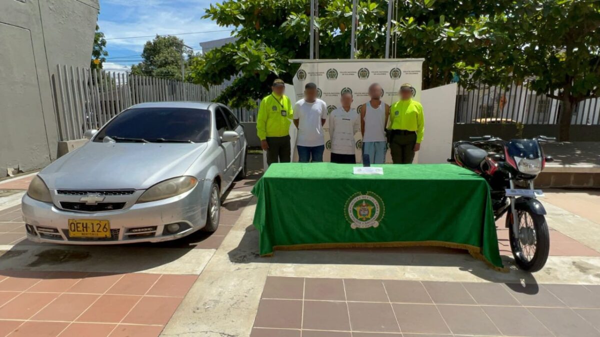 Capturan a presuntos asesinos de turista norteamericano Capturan a tres delincuentes que habrían participado en el homicidio del ciudadano estadounidense Gregory Stewart Owens, en medio de un hurto en el barrio Marbella, en Cartagena.