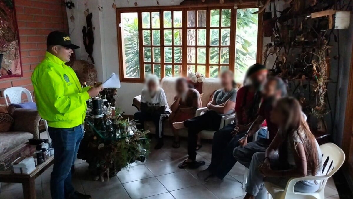Capturan a falso mesías que abusaba de mujeres Capturan a un hombre de 48 años que se hacía pasar por el elegido de Dios para abusar sexual y económicamente de sus seguidoras.