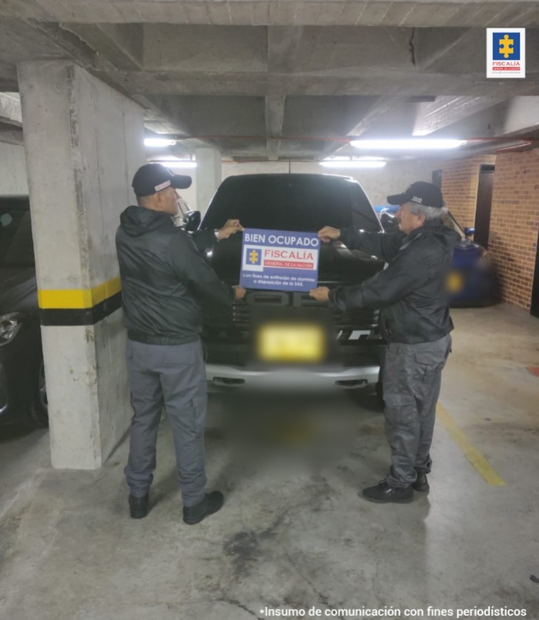 Cayó red de 'gota a gota' por aplicaciones móviles 1 Cayó red de 'gota a gota' por aplicaciones móviles Capturaron a nueve personas que robaban por internet. Les contamos cómo operaban.