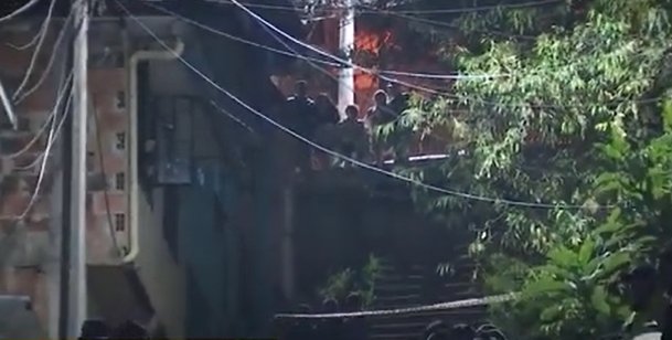 Masacre en Ciudad Bolívar: encuentran cuatro cuerpos en una vivienda Los cuerpos de una mujer y tres hombres fueron encontrados con signos de tortura en una vivienda del Caracolí, en Ciudad Bolívar.