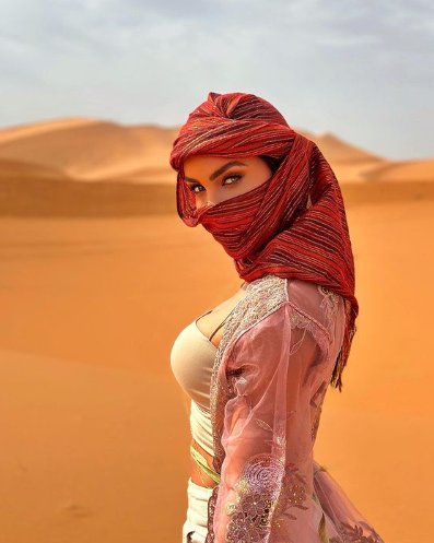 Sara Corrales hizo suspirar a más de uno con espectaculares fotos en el desierto La actriz colombiana Sara Corrales ha compartido en sus redes sociales su inolvidable viaje a Marruecos, destacando su exploración de lugares icónicos y emocionantes actividades. Sus publicaciones han sido aclamadas por seguidores, quienes elogian su belleza y sensualidad.